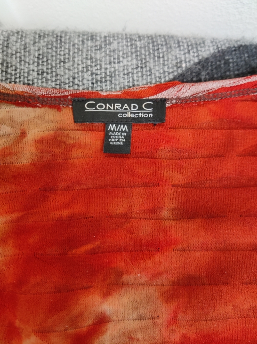 Conrad C Collection Textured Red Abstract Long Sleeve Top - Buckle Detail - Med - Picture 4 of 7